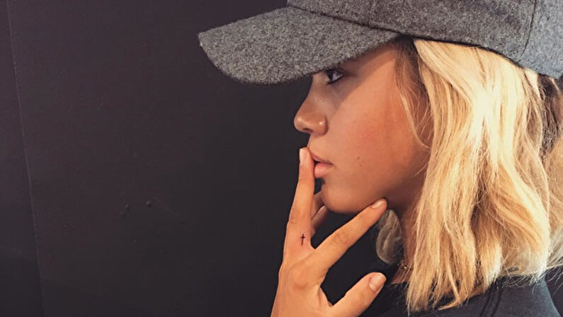 Татуировка модели Софии Ричи